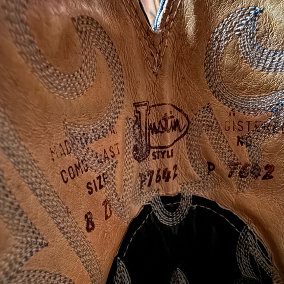 Justin Boots Black and Gray Cowboy Boots - Picture 2 of 2